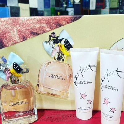SET - MARC JACOBS "PERFECT" 3.3OZ EDP “3PCS” HB