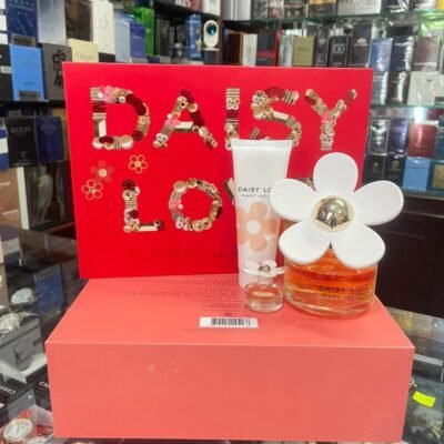 SET - MARC JACOBS "DAISY LOVE" 3.40Z EDT SPR "3PCS" WOMEN